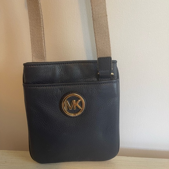 Michael Kors Fulton Leather Swingpack Crossbody, Navy Blue - Picture 4 of 4